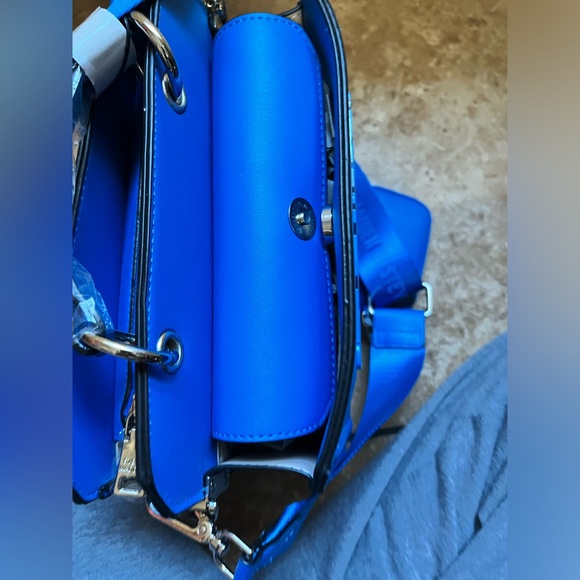 Steve Madden Bevelyn Convertible Crossbody Bag - Picture 7 of 8